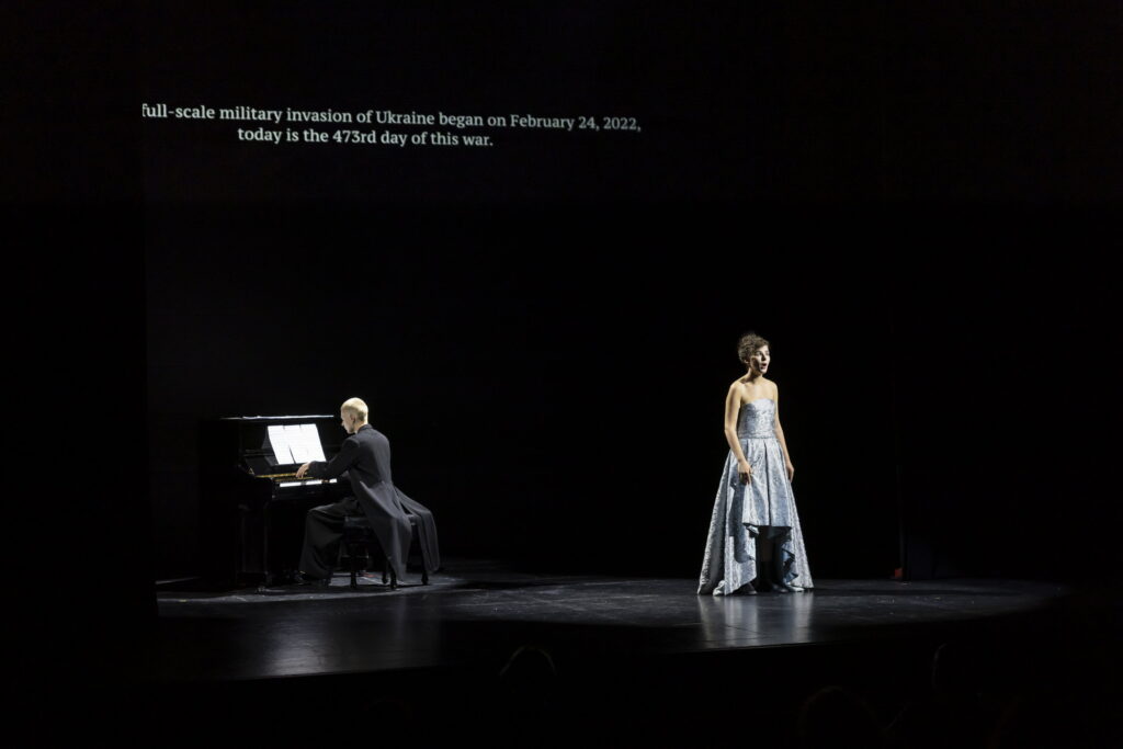 Trilogie de la guerre, ÉLINA KULIKOVA ET DIMA EFREMOV - Le Champ Brûlé / Sens interdits